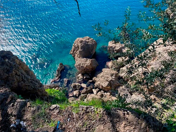 Трагедии на скалах Анталии: предупреждения игнорируются