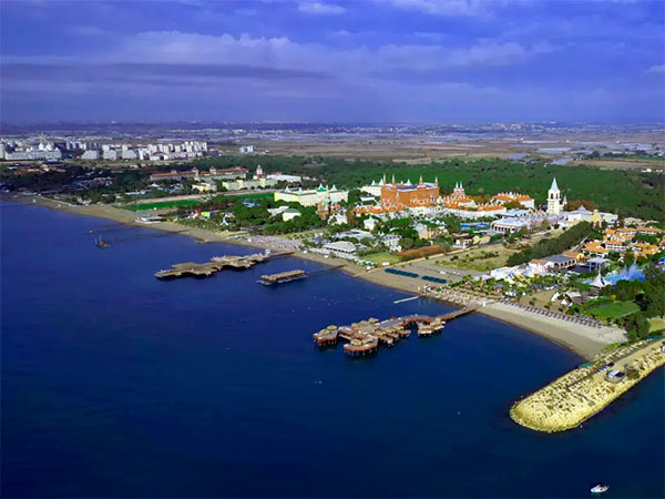 Аксу — это растущий центр Антальи, где гармонично сочетаются сельское хозяйство и туризм