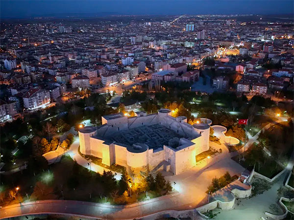 Тайна самого элегантного квартала Карамана